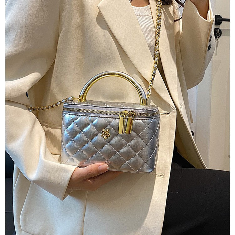 cb8718f3519481d3bfeac10b7e3f0e4b
